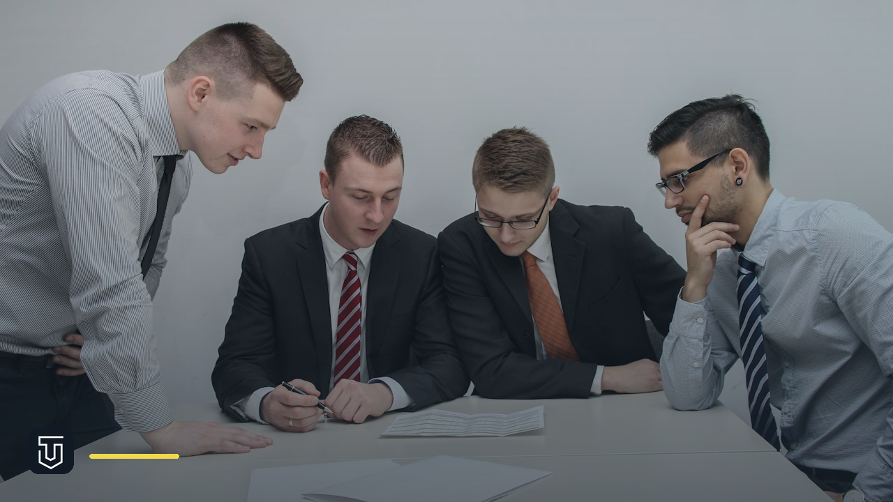 What does a B2B salesperson do?